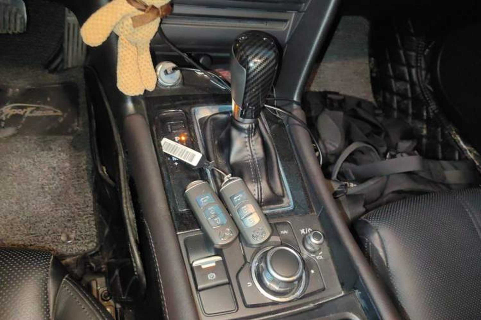 Used Mazda 3 Axela 2017 Sedan 2.0L Automatic Flagship Model China V Standard Gear Lever