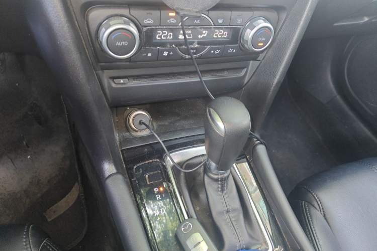 Used Mazda 3 Axela 2017 Sedan 1.5L Automatic Prestige Model China V Standard Gear Lever