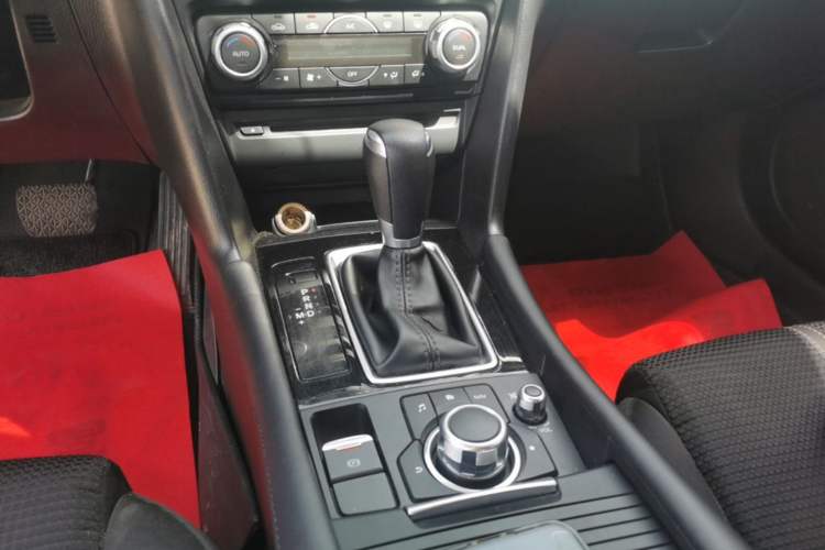 Used Mazda 3 Axela 2017 Sedan 1.5L Automatic Luxury Model Emission Standard China V Gear Lever