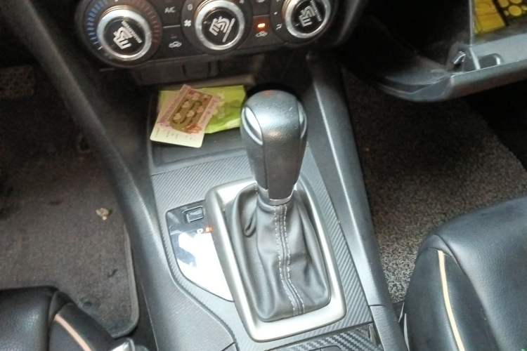 Used Mazda 3 Axela 2017 Sedan 1.5L Automatic Comfort Model China VI Standard Gear Lever