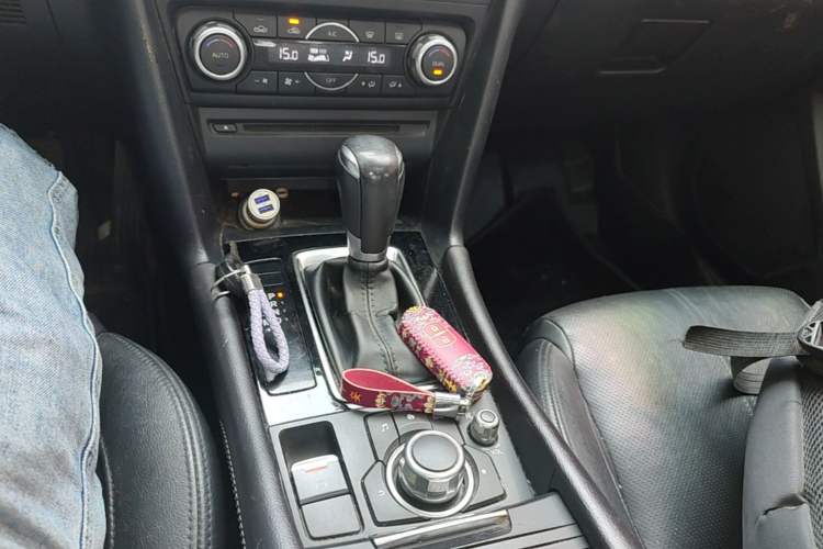 Used Mazda 3 Axela 2017 Sedan 1.5L Automatic Prestige Model China V Standard Gear Lever