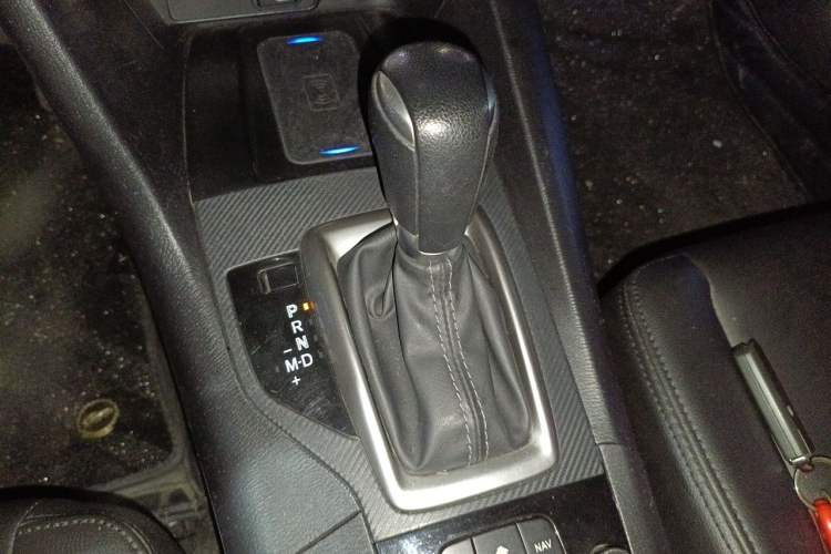 Used Mazda 3 Axela 2017 Sedan 1.5L Automatic Comfort Model Emission Standard China V Gear Lever