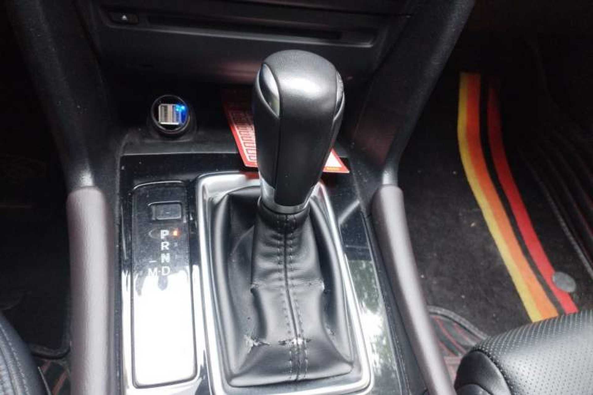 Used Mazda 3 Axela 2017 Sedan 2.0L Automatic Flagship Model China V Standard Gear Lever