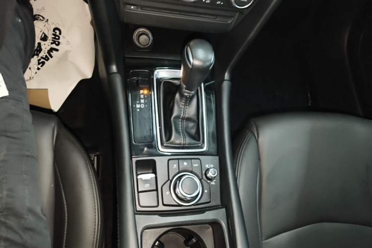 Used Mazda 3 Axela 2017 Sedan 1.5L Automatic Luxury Model Emission Standard China V Gear Lever