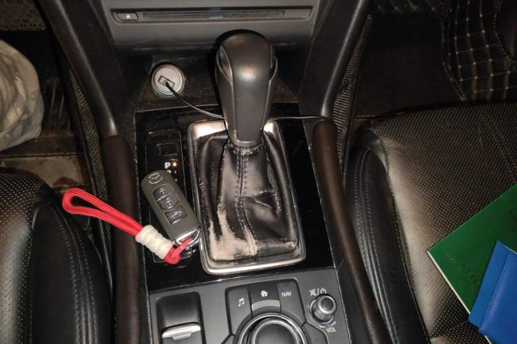 Used Mazda 3 Axela 2017 Sedan 2.0L Automatic Prestige Model China V Standard Gear Lever