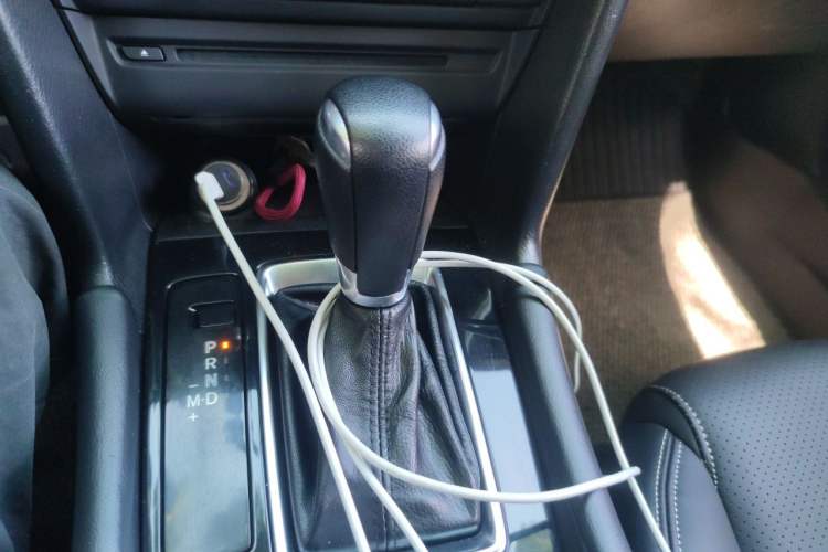 Used Mazda 3 Axela 2017 Sedan 1.5L Automatic Luxury Model Emission Standard China V Gear Lever