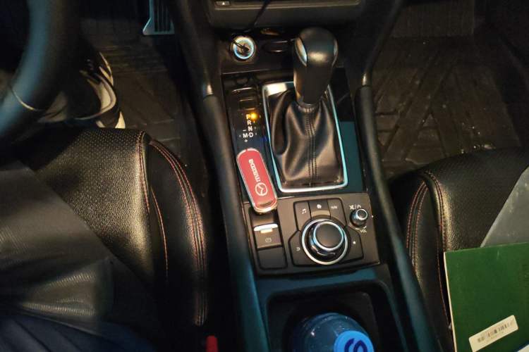 Used Mazda 3 Axela 2017 Sedan 1.5L Automatic Luxury Model Emission Standard China V Gear Lever