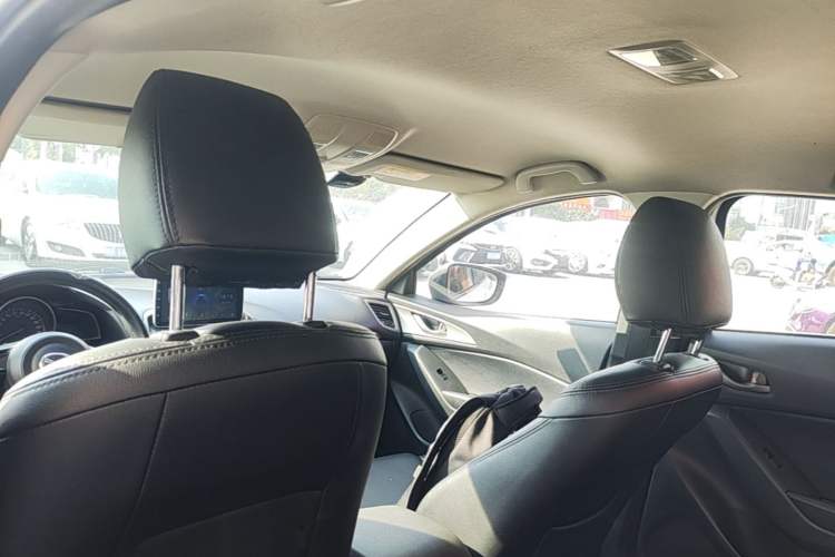 Used Mazda 3 Axela 2017 Sedan 1.5L Automatic Comfort Model Emission Standard China V Headliner