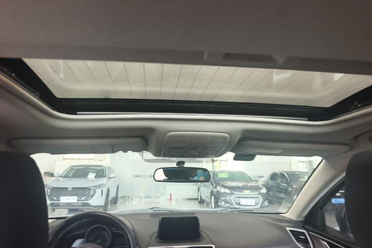 Used Mazda 3 Axela 2017 Sedan 1.5L Automatic Luxury Model Emission Standard China V Headliner