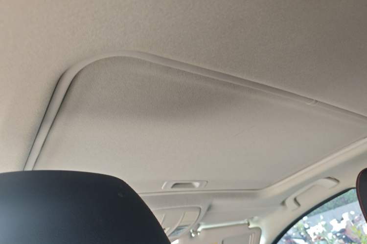 Used Mazda 3 Axela 2017 Sedan 1.5L Automatic Comfort Model China VI Standard Headliner