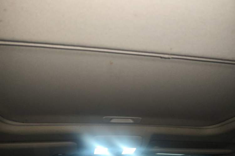 Used Mazda 3 Axela 2017 Sedan 1.5L Automatic Luxury Model Emission Standard China V Headliner