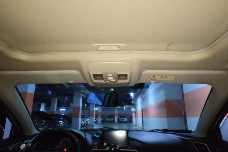 Used Mazda 3 Axela 2017 Sedan 1.5L Automatic Luxury Model China VI Standard Headliner