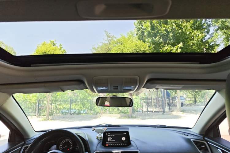 Used Mazda 3 Axela 2017 Sedan 1.5L Automatic Luxury Model Emission Standard China V Headliner