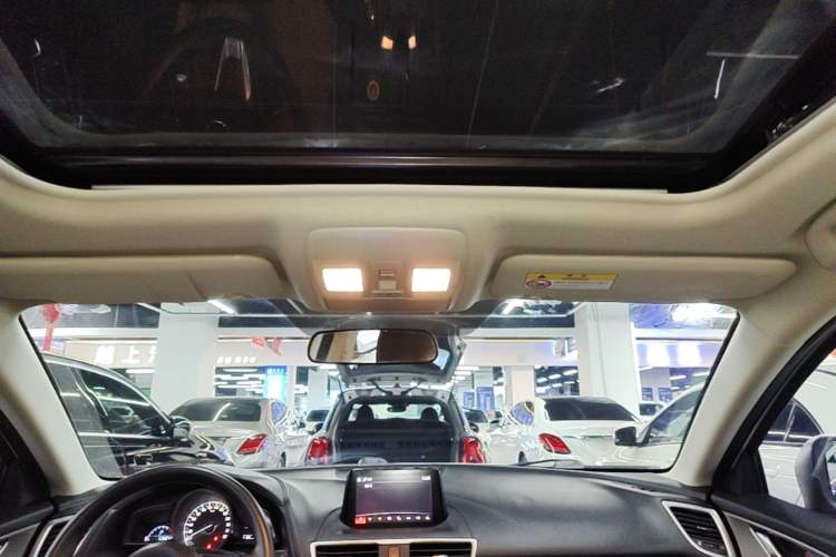 Used Mazda 3 Axela 2017 Hatchback 1.5L Automatic Luxury Model Emission Standard China V Headliner