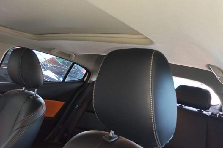 Used Mazda 3 Axela 2017 Hatchback 2.0L Automatic Luxury Model Emission Standard China V Headliner