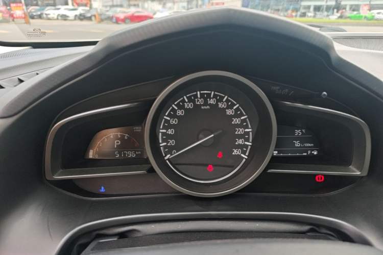 Used Mazda 3 Axela 2017 Sedan 1.5L Automatic Comfort Model Emission Standard China V Instrument Cluster