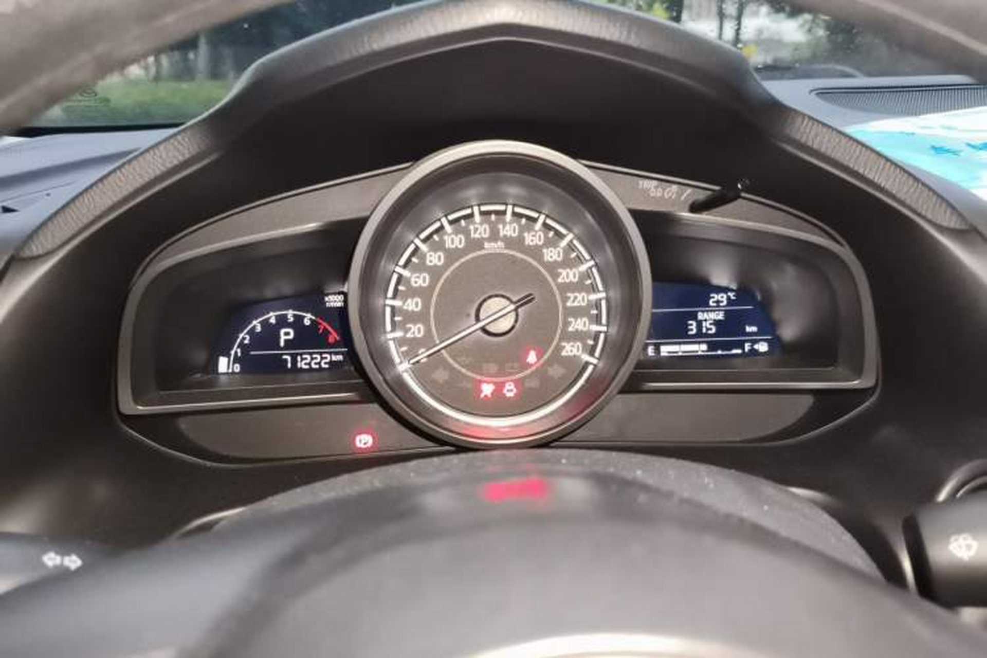 Used Mazda 3 Axela 2017 Sedan 1.5L Automatic Prestige Model China VI Standard Instrument Cluster