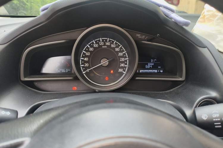 Used Mazda 3 Axela 2017 Sedan 1.5L Automatic Luxury Model Emission Standard China V Instrument Cluster