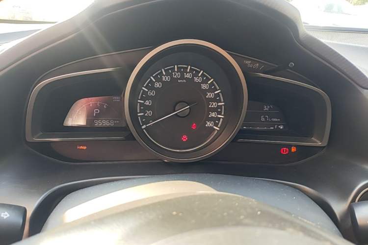 Used Mazda 3 Axela 2017 Sedan 1.5L Automatic Comfort Model Emission Standard China V Instrument Cluster