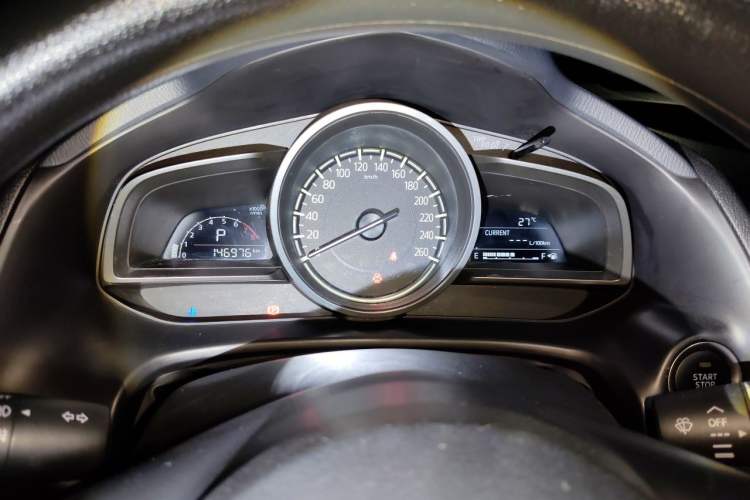 Used Mazda 3 Axela 2017 Sedan 1.5L Automatic Luxury Model Emission Standard China V Instrument Cluster