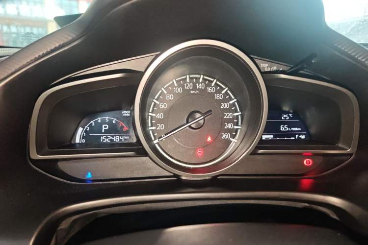 Used Mazda 3 Axela 2017 Sedan 1.5L Automatic Comfort Model Emission Standard China V Instrument Cluster