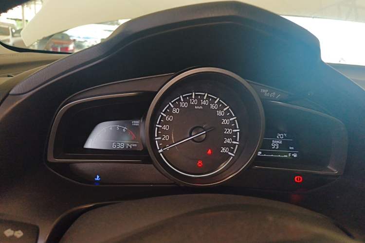 Used Mazda 3 Axela 2017 Sedan 1.5L Manual Luxury Model Emission Standard China V Instrument Cluster