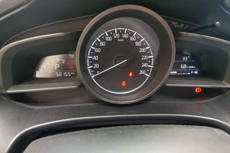 Used Mazda 3 Axela 2017 Sedan 1.5L Automatic Comfort Model Emission Standard China V Instrument Cluster