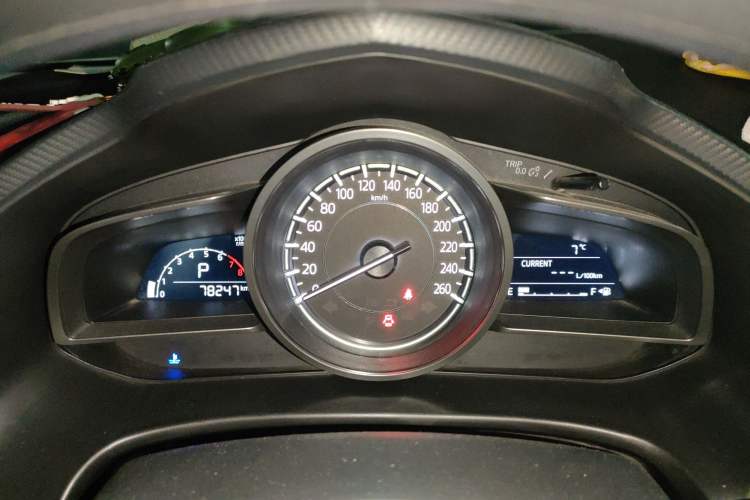Used Mazda 3 Axela 2017 Sedan 1.5L Automatic Comfort Model Emission Standard China V Instrument Cluster