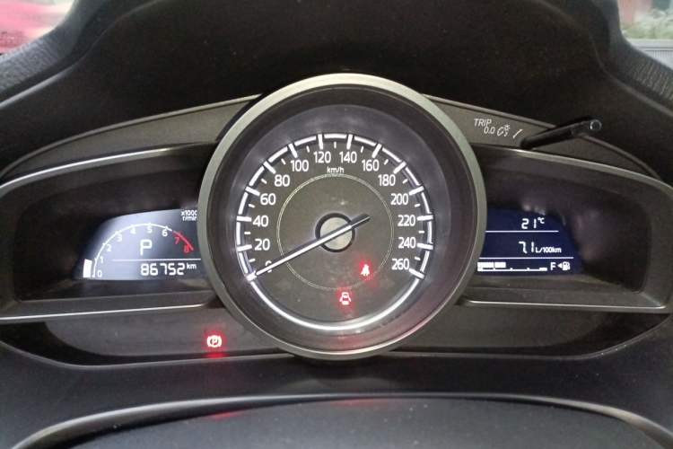 Used Mazda 3 Axela 2017 Sedan 1.5L Automatic Luxury Model Emission Standard China V Instrument Cluster
