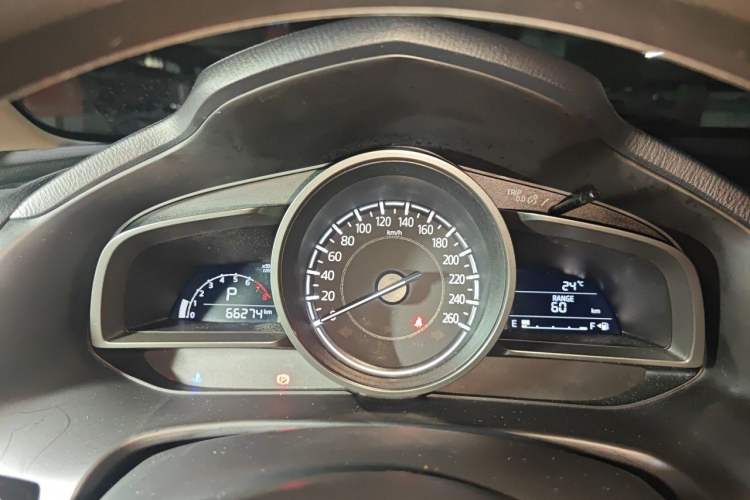 Used Mazda 3 Axela 2017 Sedan 1.5L Automatic Luxury Model Emission Standard China V Instrument Cluster