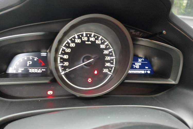 Used Mazda 3 Axela 2017 Sedan 1.5L Automatic Luxury Model Emission Standard China V Instrument Cluster