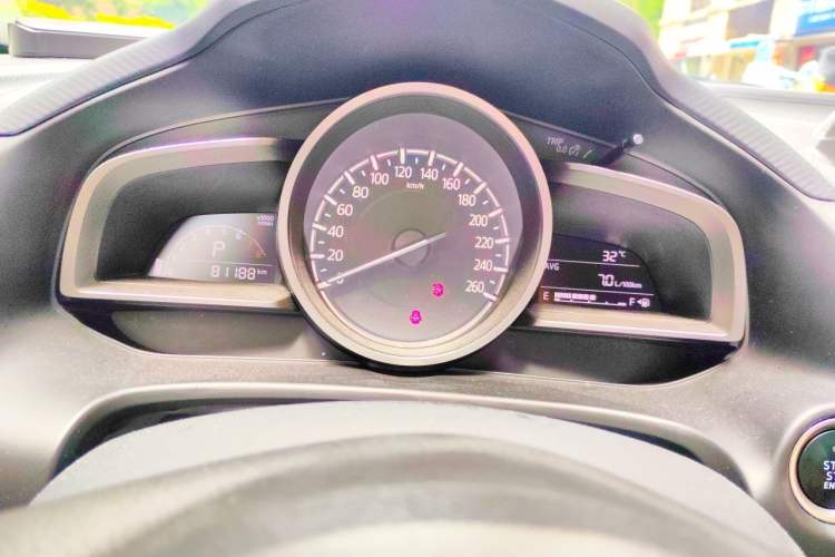 Used Mazda 3 Axela 2017 Sedan 1.5L Automatic Comfort Model China VI Standard Instrument Cluster
