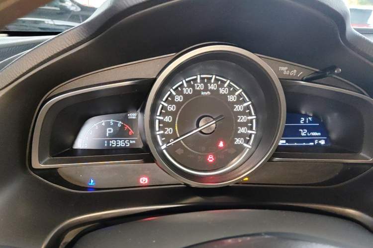 Used Mazda 3 Axela 2017 Sedan 1.5L Automatic Luxury Model Emission Standard China V Instrument Cluster