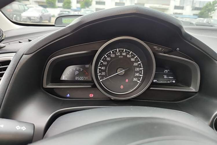 Used Mazda 3 Axela 2017 Sedan 1.5L Automatic Luxury Model Emission Standard China V Instrument Cluster