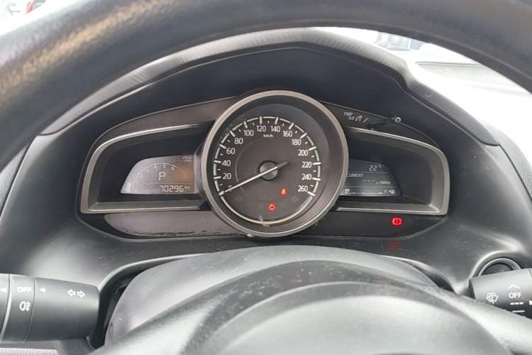 Used Mazda 3 Axela 2017 Sedan 1.5L Automatic Comfort Model Emission Standard China V Instrument Cluster