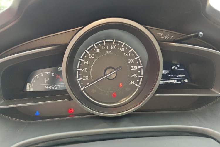 Used Mazda 3 Axela 2017 Sedan 1.5L Automatic Luxury Model Emission Standard China V Instrument Cluster