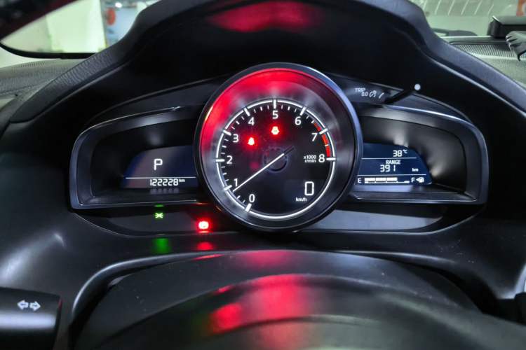 Used Mazda 3 Axela 2017 Hatchback 2.0L Automatic Sport Model China V Emission Standard Instrument Cluster