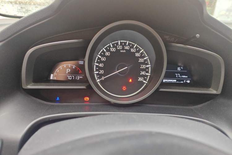 Used Mazda 3 Axela 2017 Hatchback 1.5L Automatic Luxury Model Emission Standard China V Instrument Cluster