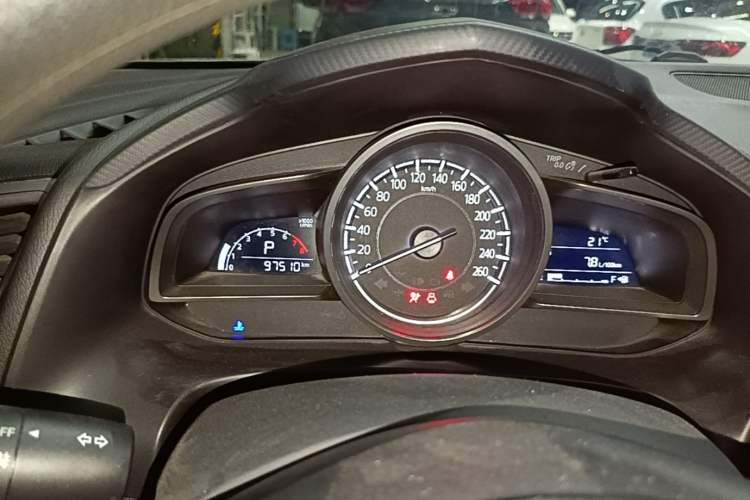 Used Mazda 3 Axela 2017 Sedan 1.5L Automatic Comfort Model Emission Standard China V Instrument Cluster
