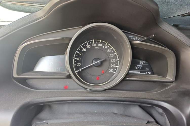 Used Mazda 3 Axela 2017 Sedan 1.5L Automatic Comfort Model China VI Standard Instrument Cluster