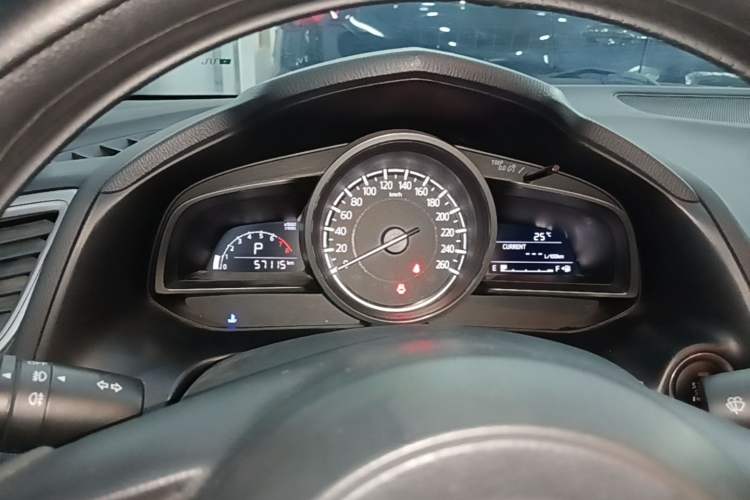 Used Mazda 3 Axela 2017 Sedan 1.5L Automatic Luxury Model Emission Standard China V Instrument Cluster