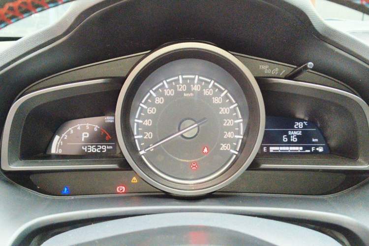 Used Mazda 3 Axela 2017 Sedan 1.5L Automatic Luxury Model Emission Standard China V Instrument Cluster