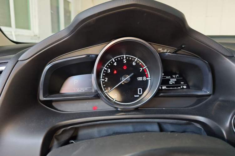 Used Mazda 3 Axela 2017 Sedan 2.0L Automatic Flagship Model China V Standard Instrument Cluster