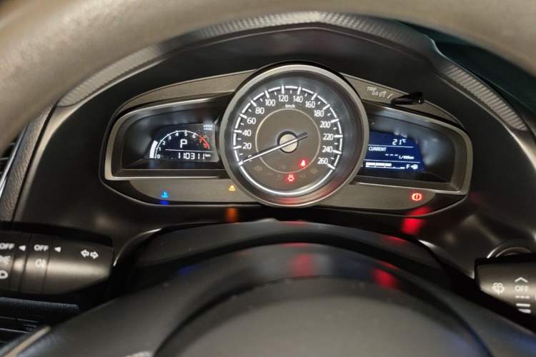 Used Mazda 3 Axela 2017 Sedan 1.5L Automatic Comfort Model Emission Standard China V Instrument Cluster