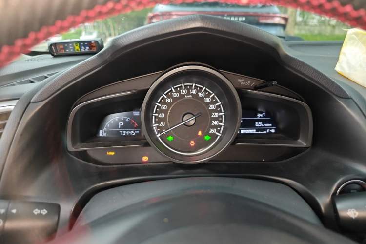Used Mazda 3 Axela 2017 Sedan 1.5L Automatic Luxury Model China VI Standard Instrument Cluster