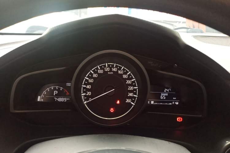 Used Mazda 3 Axela 2017 Sedan 1.5L Automatic Comfort Model Emission Standard China V Instrument Cluster