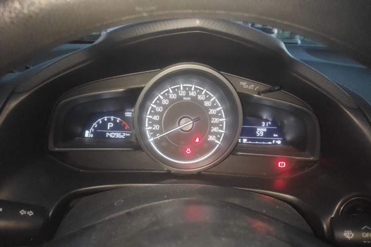 Used Mazda 3 Axela 2017 Sedan 1.5L Automatic Comfort Model Emission Standard China V Instrument Cluster