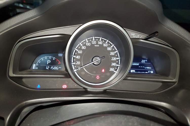 Used Mazda 3 Axela 2017 Sedan 1.5L Automatic Luxury Model Emission Standard China V Instrument Cluster