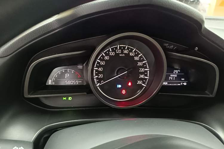 Used Mazda 3 Axela 2017 Sedan 1.5L Automatic Luxury Model Emission Standard China V Instrument Cluster