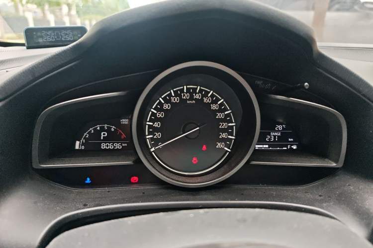 Used Mazda 3 Axela 2017 Sedan 1.5L Automatic Luxury Model China VI Standard Instrument Cluster